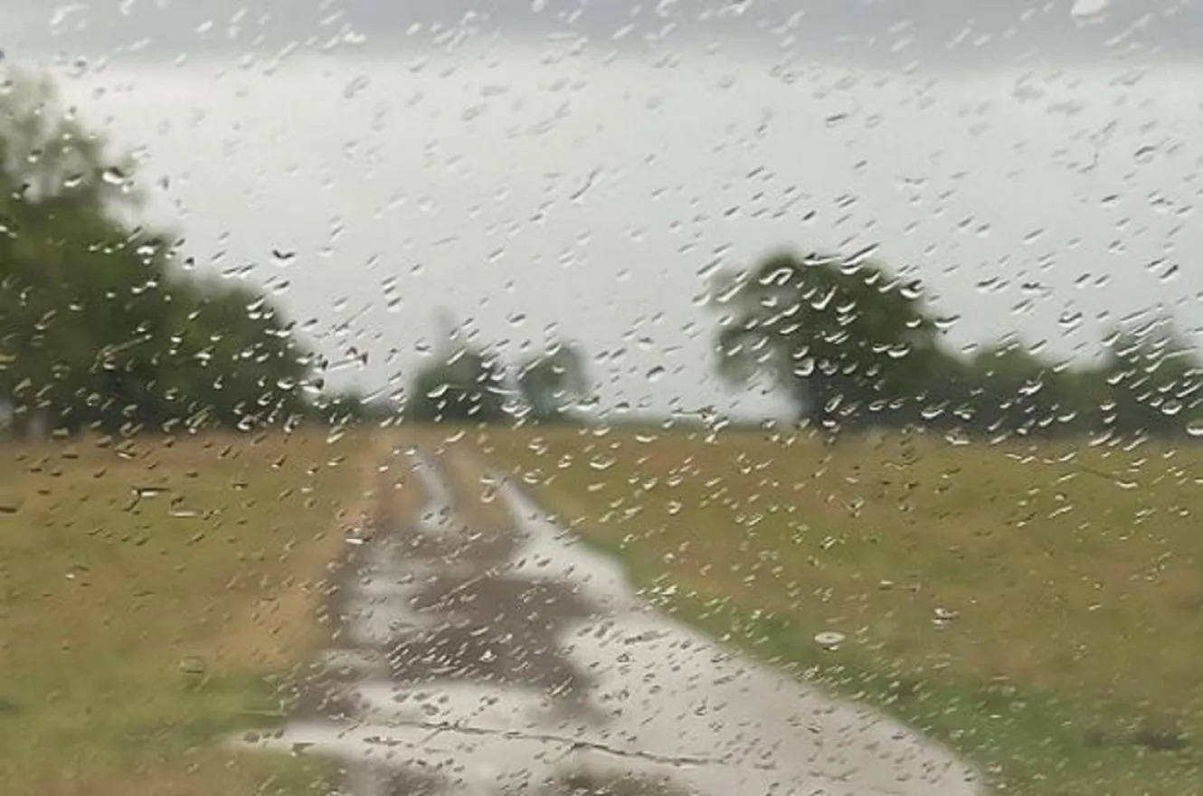 Gran parte de Entre Ríos bajo alerta naranja por tormentas